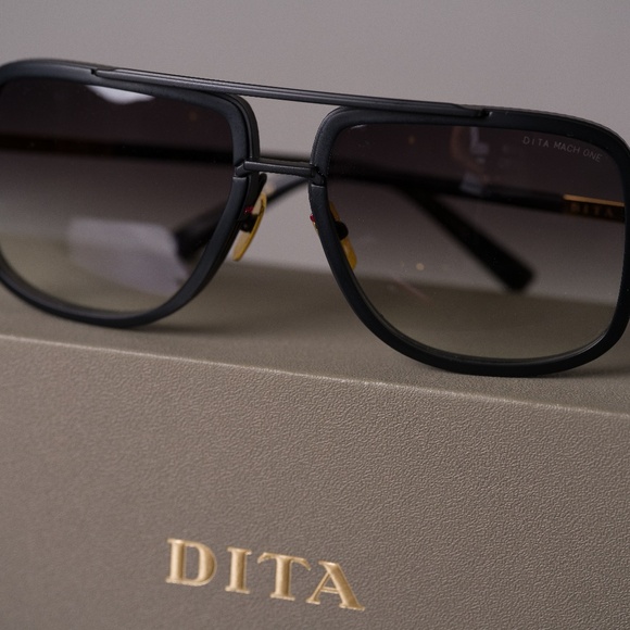 Dita Mach One - Black and 18k - Picture 1 of 10